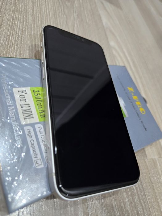 Продам iPhone 12 mini 128GB KH/A