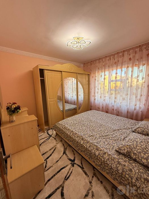 3хоналик 3каватда  гиштлик дом тамирланган, балкон бор 
7 qava
