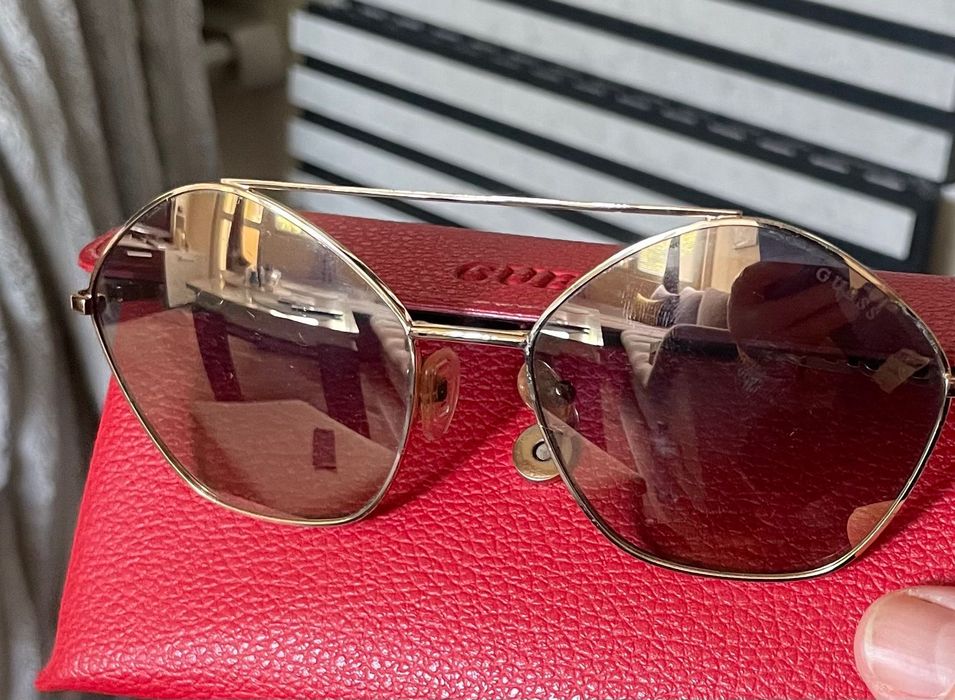 Дамски слънчеви очила Guess