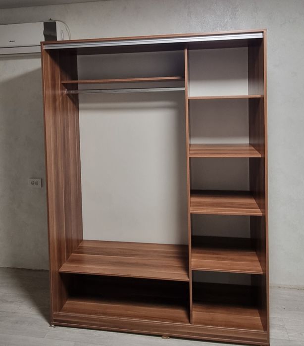 Шкаф для одежды.