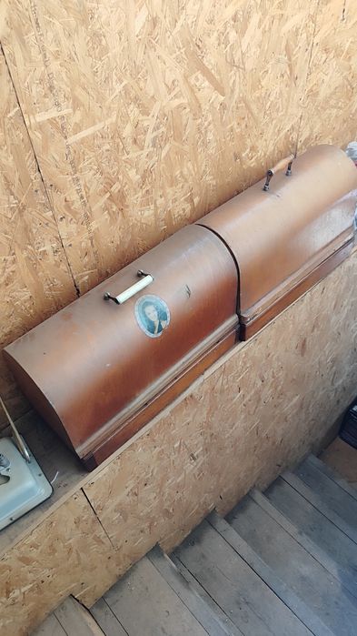 Швейная машинка в