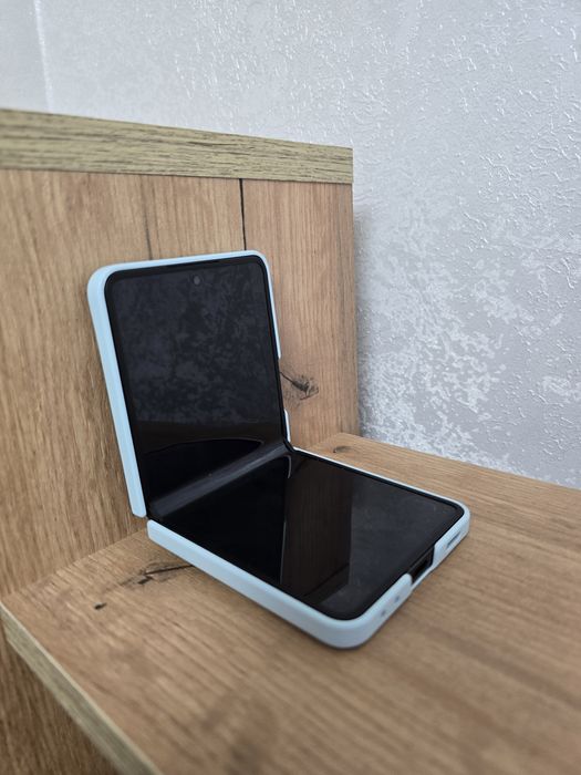 Продам/обменяю Samsung Z Flip 7 512GB