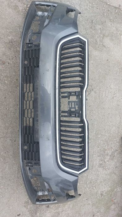 Bara fata skoda kamiq cod 658 807 221 din 2018-2020 + grila radiator