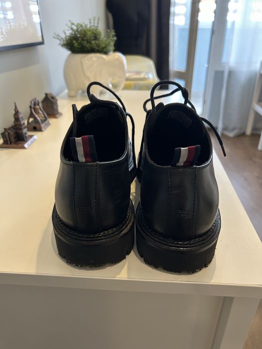 Мъжки обувки Tommy Hilfiger номер 43, UK 9