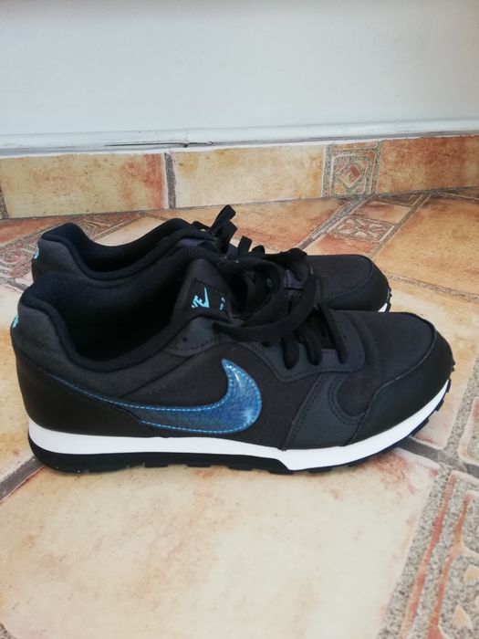 Încălțăminte băieți Nike. 38