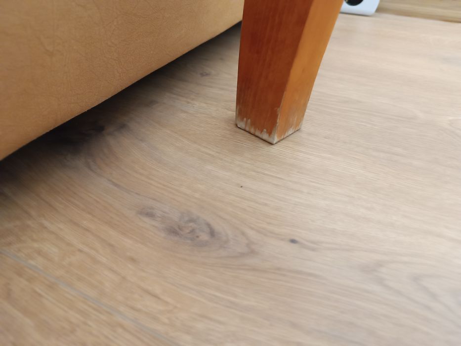 Масивна трапезна маса