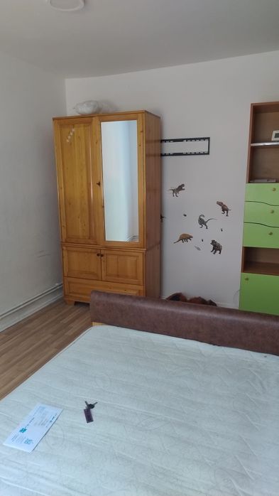 Ofer spre închiriere apartament cu doua camere