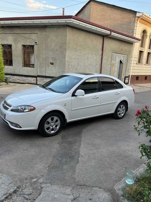Продаётся Chevrolet Lacetti 1.6 AT