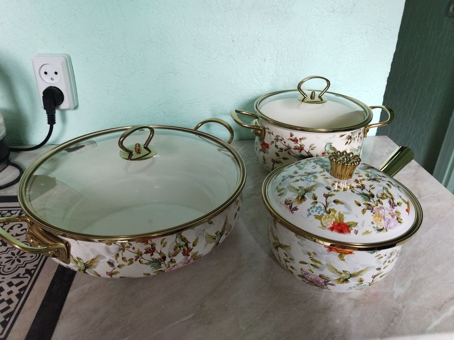 Продам набор кастрюль