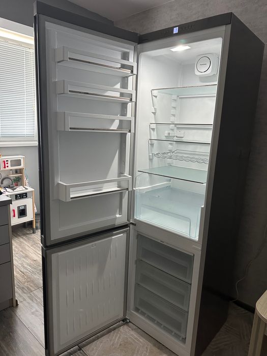 Хладилник Liebherr CNel 4813