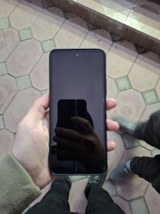 Redmi 12 8/256 xolati ideal
