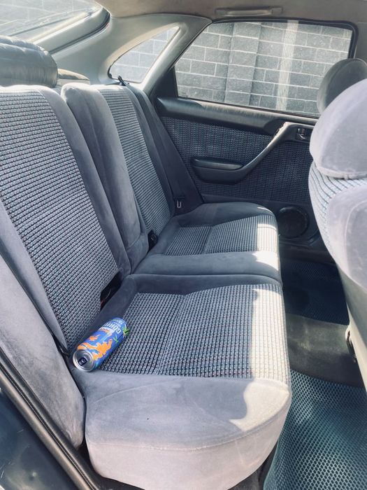 Тойота Карина е 95 год