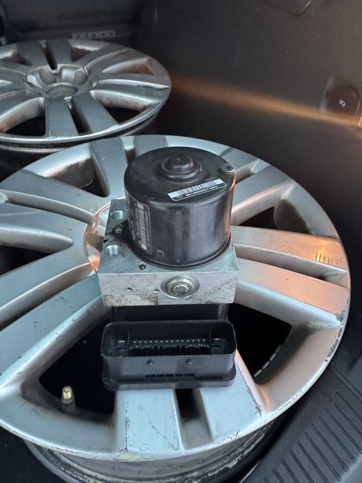 Abs и спирачна помпа VW Touran