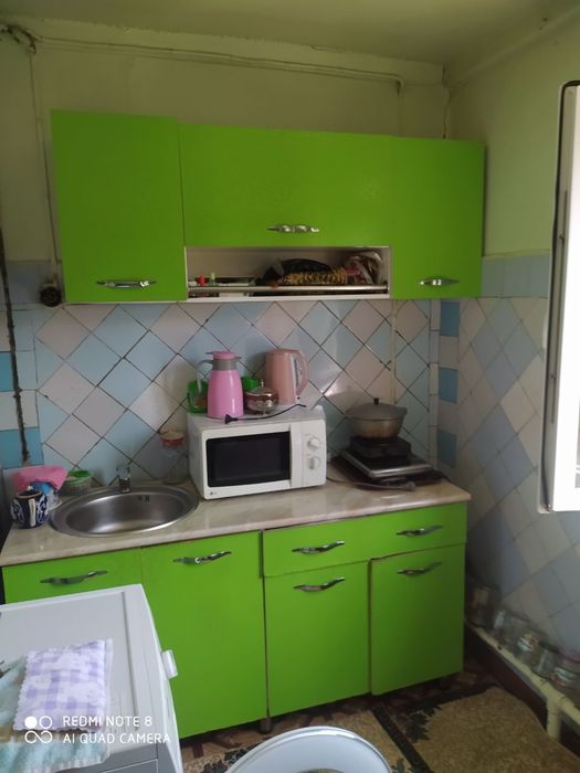 Продам спутник8 2ком 2этаж 2этажки двух подрезка остаётся кухонный