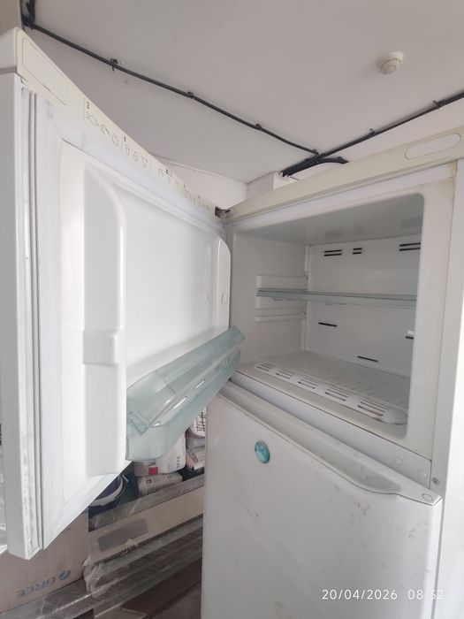 подержанный холодильник «Аристон»