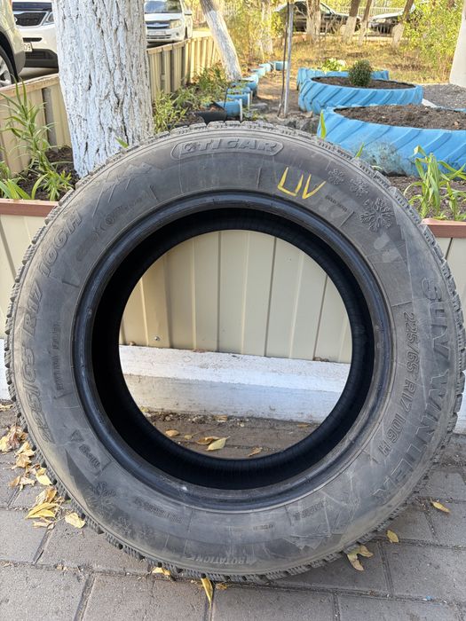 Продаю шины 225/65/R17 106H
