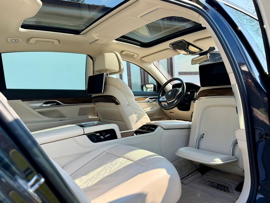 BMW 740Le 4x4x drive virează  si spatele!