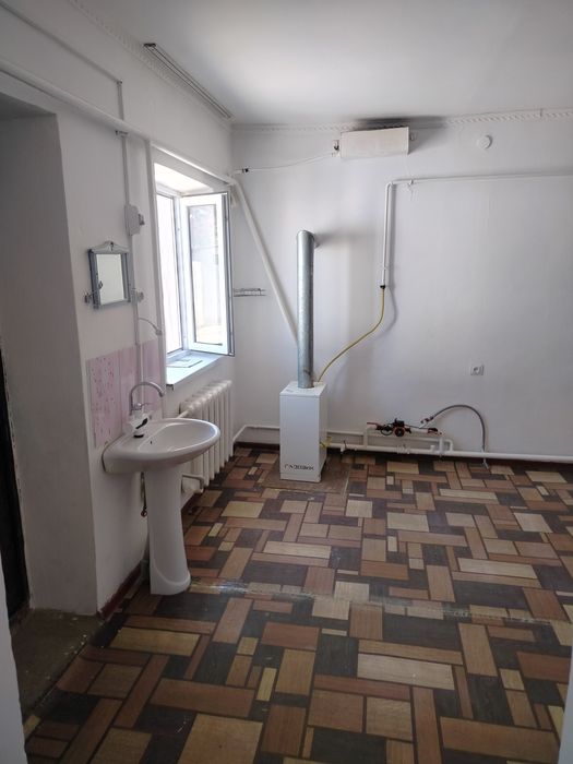 Ұзақ мерзімге 2 бөлмелі времянка беріледі