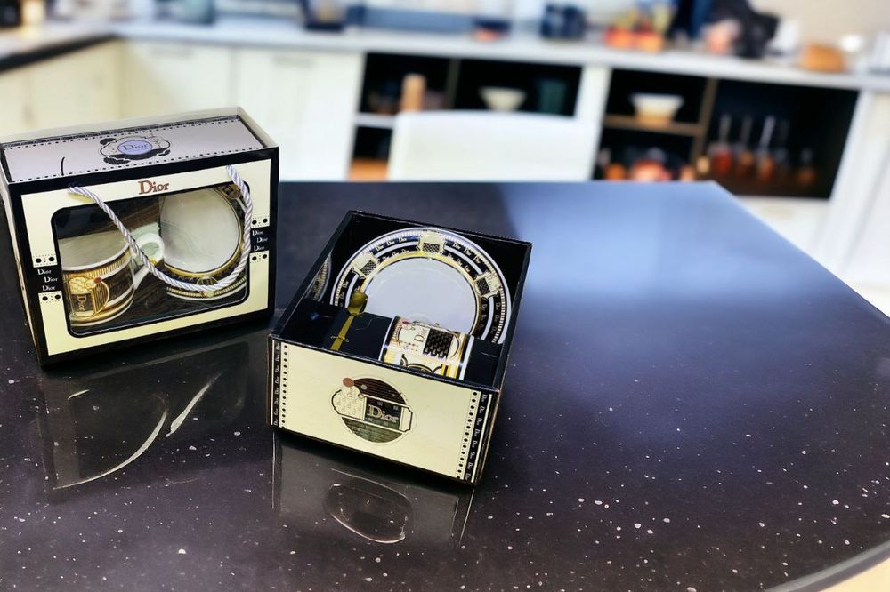 Подарочный Dior  комплект кружка тарелка и ложка