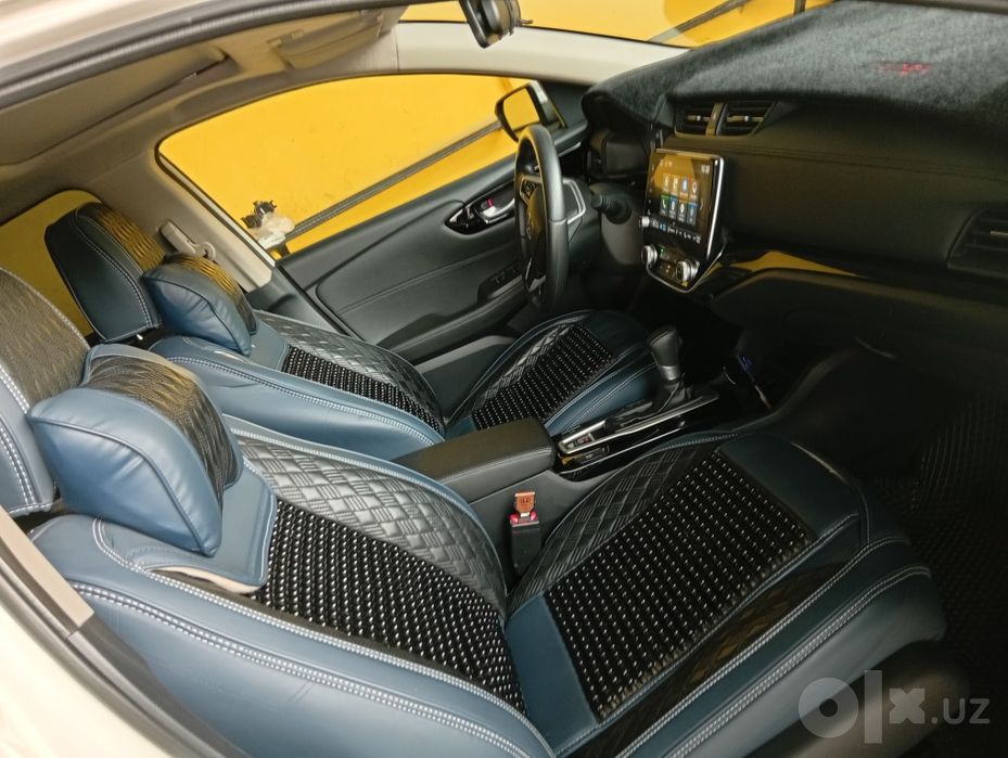 Авто мобил Honda crider