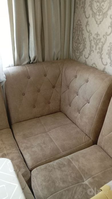 Продам уголок кухонный срочно
