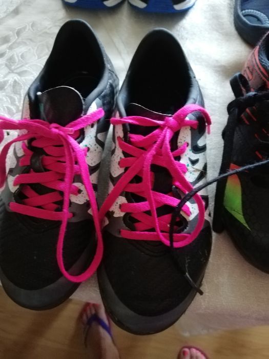 Продавам оригинални спортни обувки