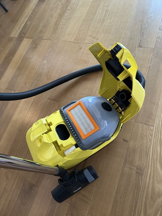 Прахосмукачка Керхер с воден филтър