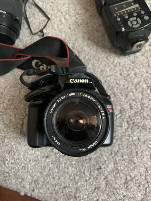 Canon EOS Rebel T3 + Обектив и аксесоари