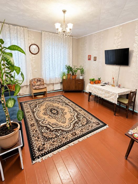Продаётся 3ком квартира на Защите