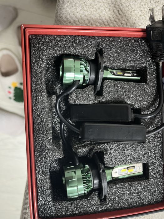 Лампы трехцветка