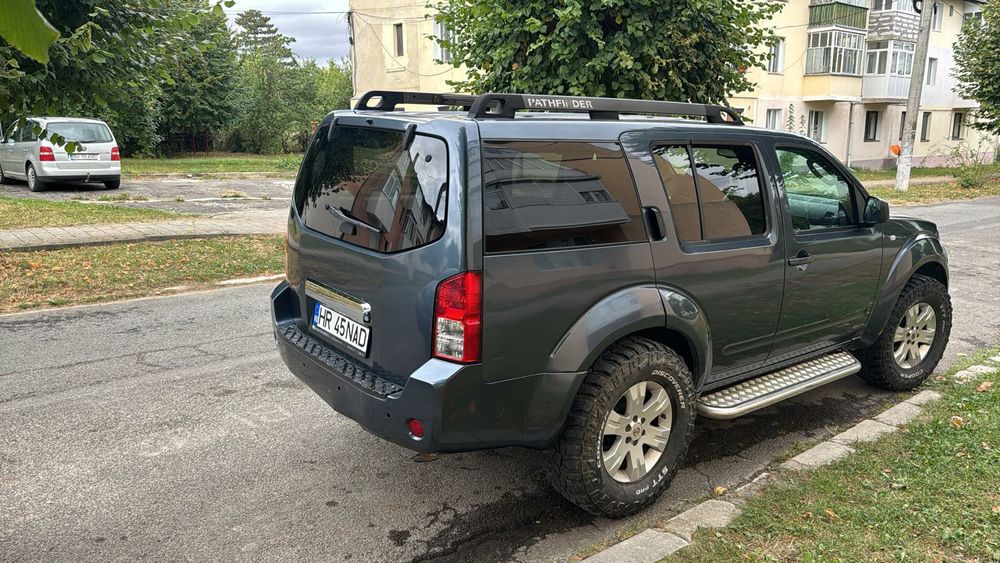 Nissan pathfinder