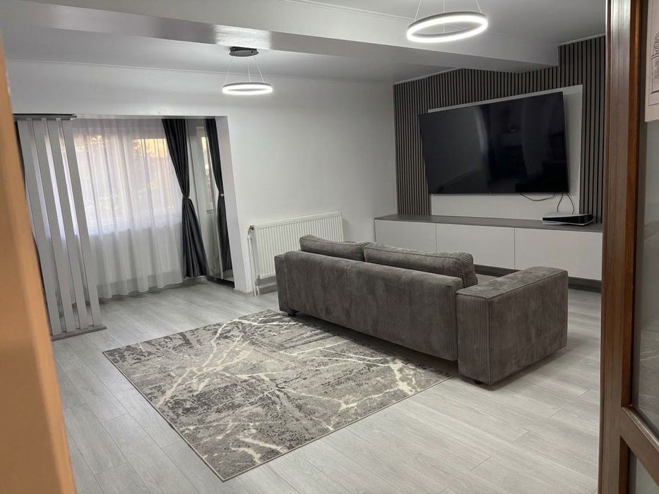 Vând apartament 3 camere