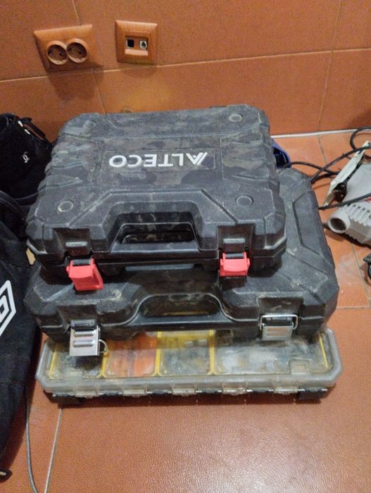 Продам шуруповёрт перфоратор лобзик