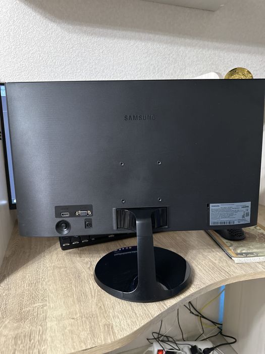 Монитор 22" Samsung S22F350FHI Full HD (1080p)