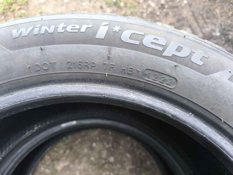 Vând cauciucuri  205 55 16 hankook rs3 din 2022 și roata rezerva 195 65 15 continental