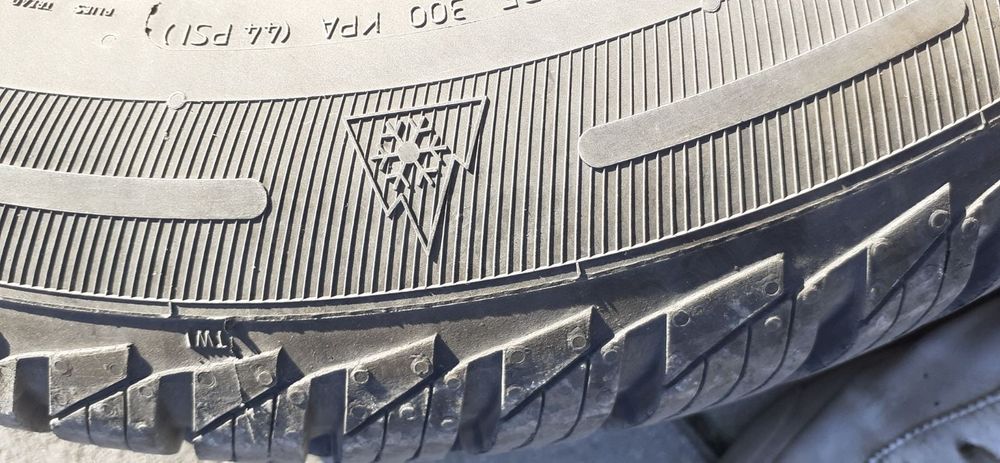 Джанти стоманени 14 цола Мазда с нови зимни гуми