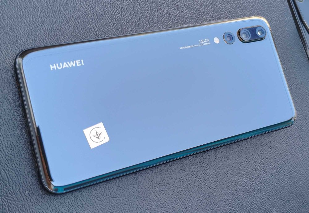Huawei P20 Pro 6/128GB (в полном родном комплекте)