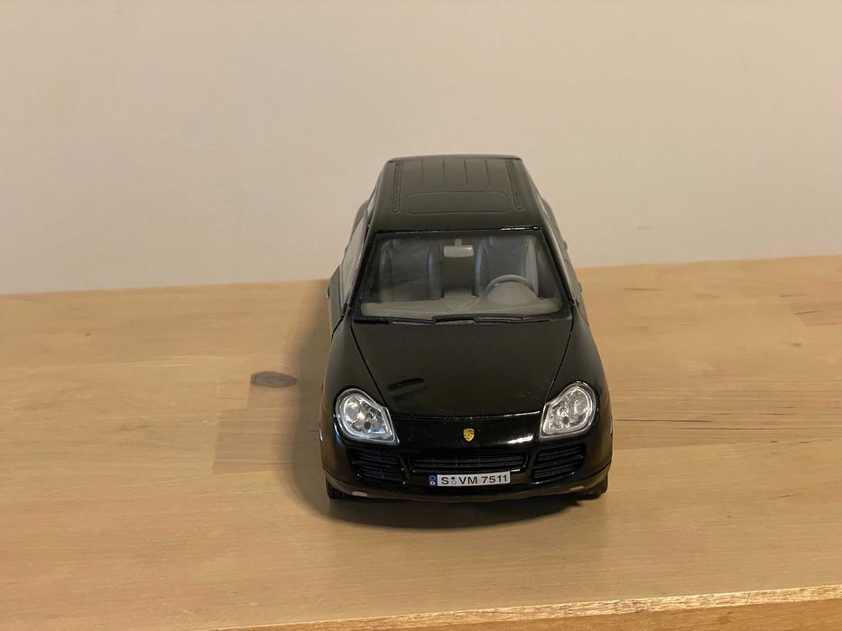 Количка Porsche Cayenne 1:24