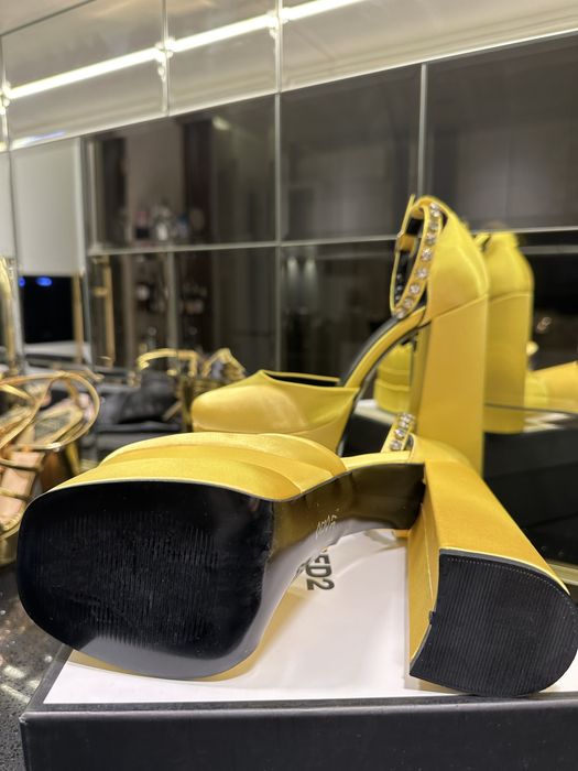 Pantofi cu platforma NOI