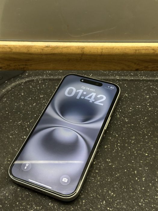 Продам Iphone 16/короб/92%
