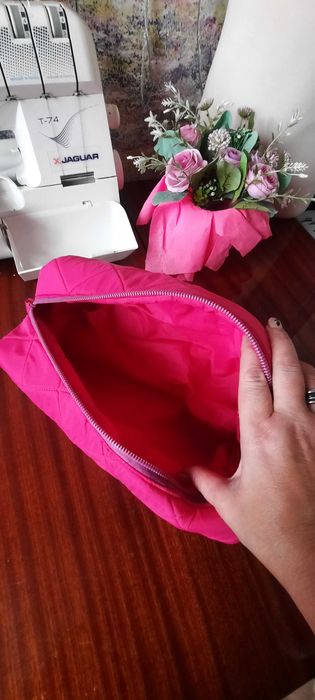 Косметичка дорожная