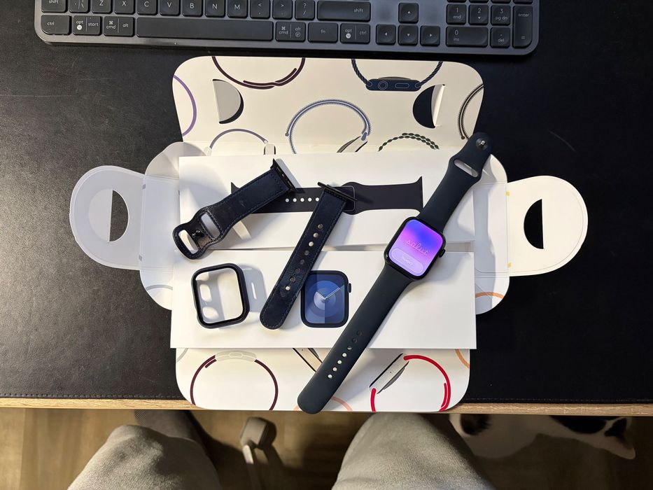 Apple Watch 9, 45mm, Celular + GPS, full box, extra curea si carcasa