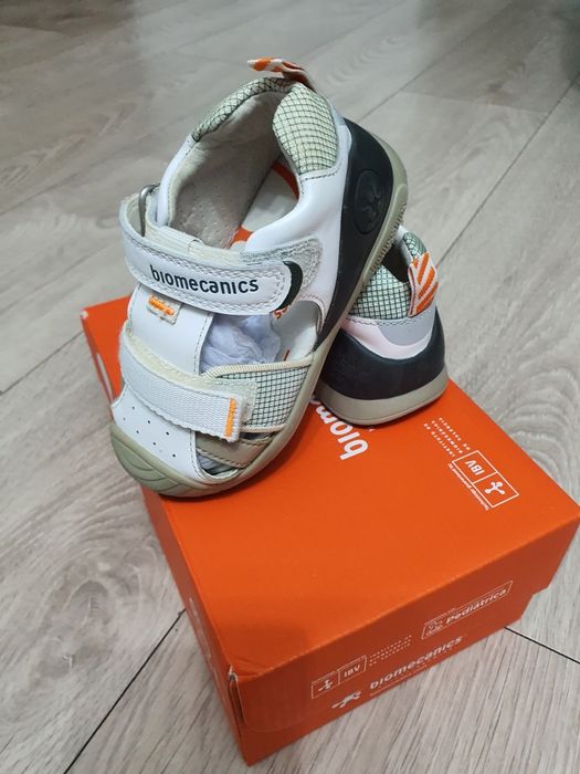 Sandale Biomecanics,marimea 22