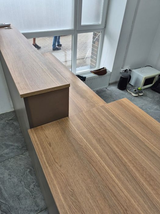 Продам ресепшн угловой