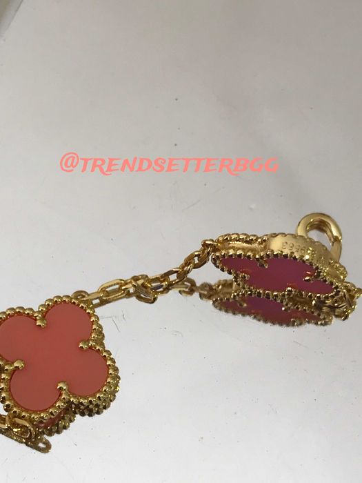 Розов комплект Van Cleef – гривна и обеци