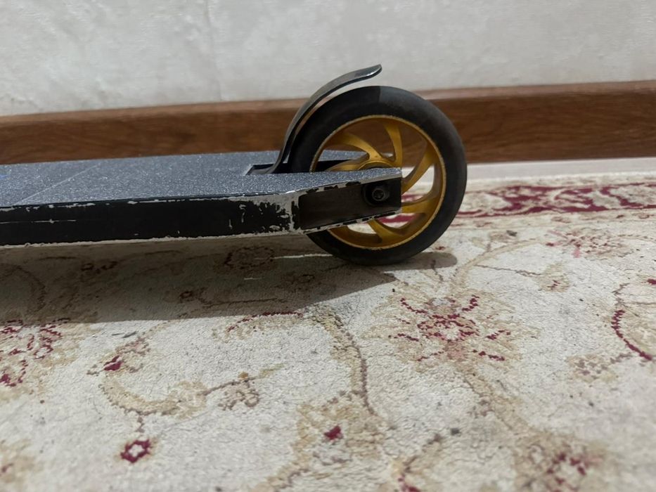 Продам трюковой самокат