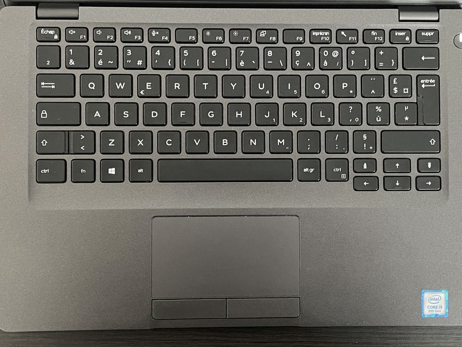 Vând Laptop Dell Latitude 5400