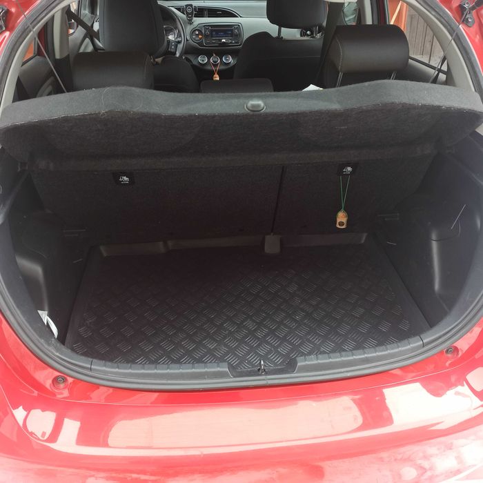 Продавам Тойота Ярис 2019 г