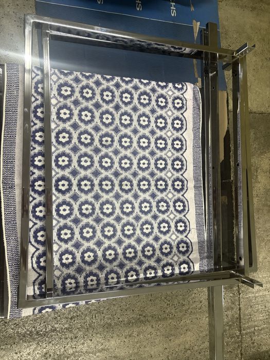 Продавам НОВА кухненска маса/ трапезна маса/ маса за хранене