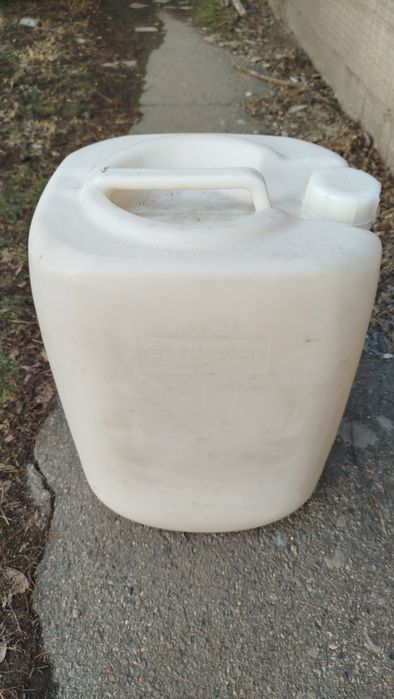 Пластиковые канистры